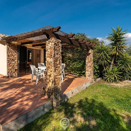 Semesterbostad Sunny Garden House Simius